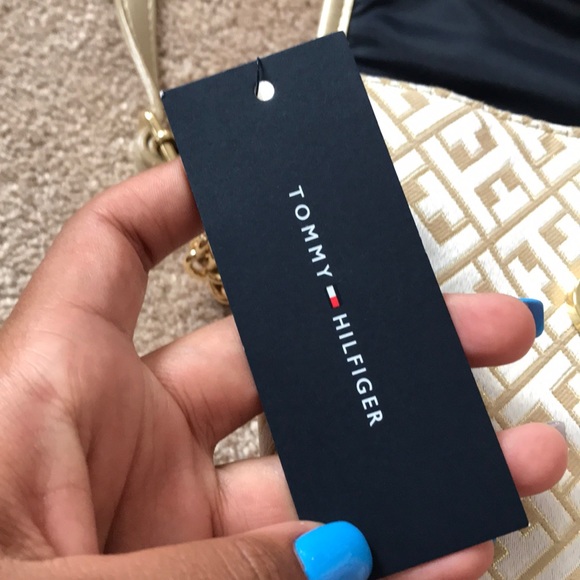 Tommy Hilfiger golf and white cross body bag - Picture 4 of 6